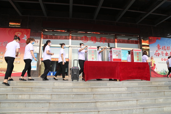 344.三才正定家具市场组织向河南受灾地区捐款活动5.jpg