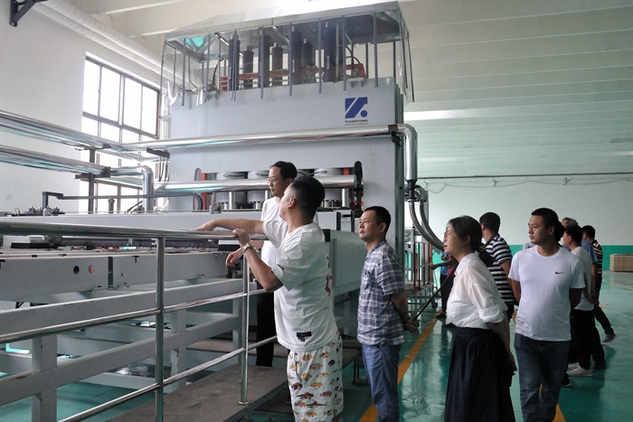 237.“如何实现组织变革——板材&家具企业研习沙龙”在正定举办5.jpg